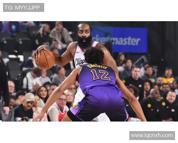 哈登暴扣力挺篮网，带领球队以124-118击败公羊队取得五连胜