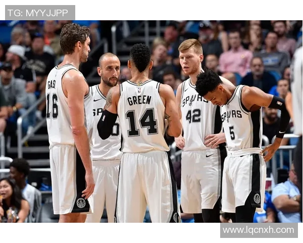 马刺教练组高度赞赏中国男篮队员拼搏精神，称赞其不屈不挠的奋斗意志