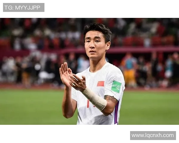 韦世豪突破展现个人风采助力球队逆转胜利的精彩瞬间